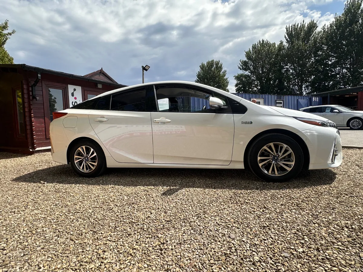 2018 PRIUS PHEV LUXURY SPEC - Image 4