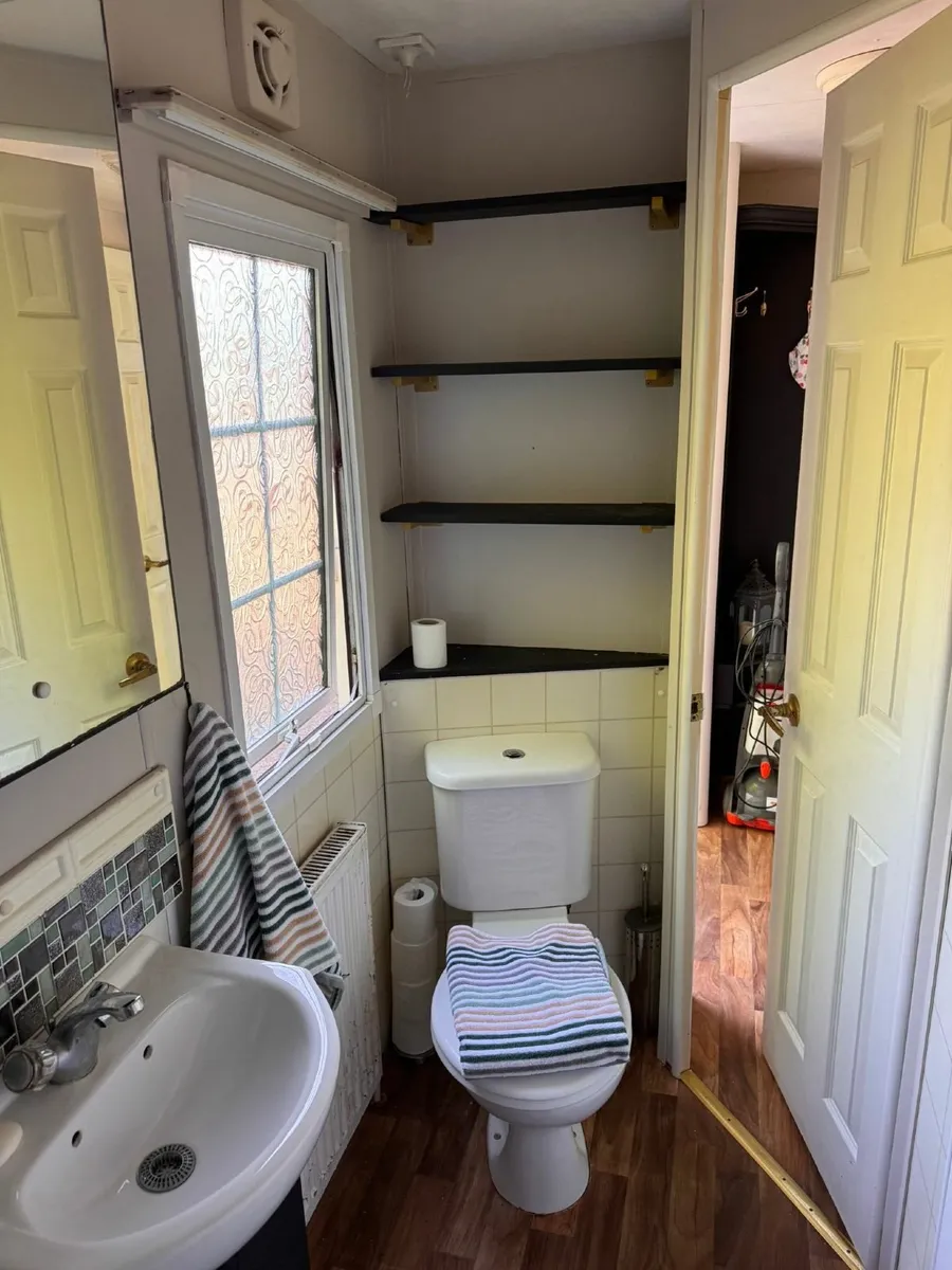 12ft x 38ft  2Bed Mobile Home - Image 3