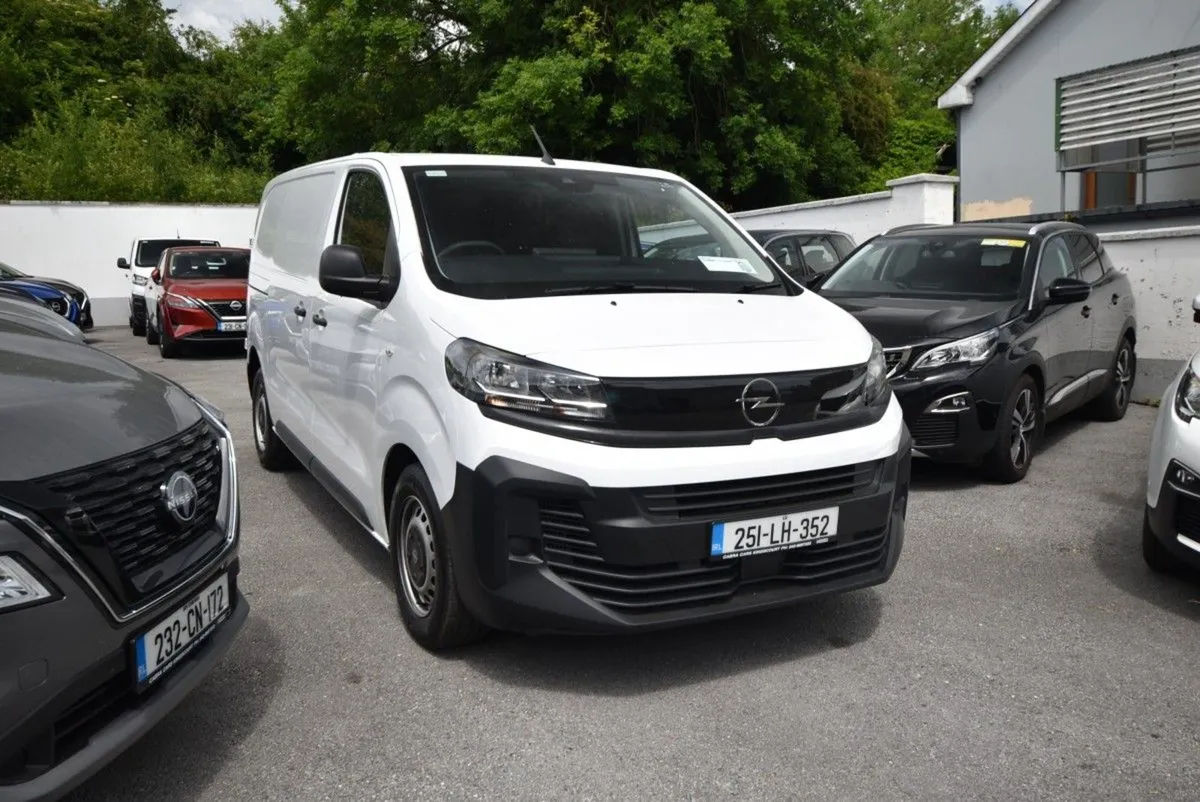 Opel Vivaro 1.5CDTI 120hp Komfort - Image 1