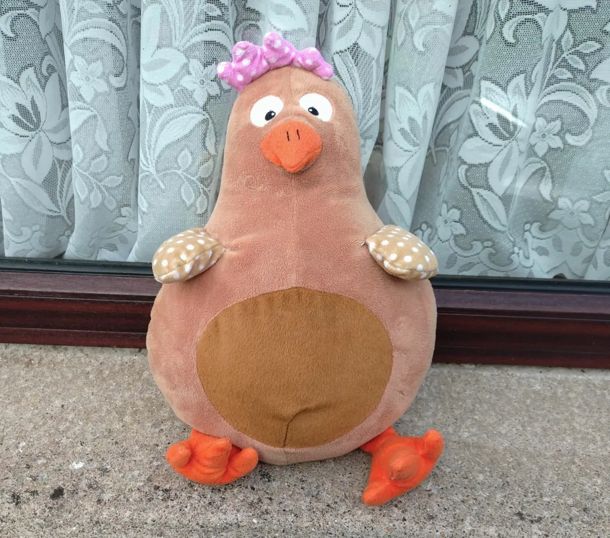 SOFT TOY CHICKEN (LOVELY CONDITION). - Image 1