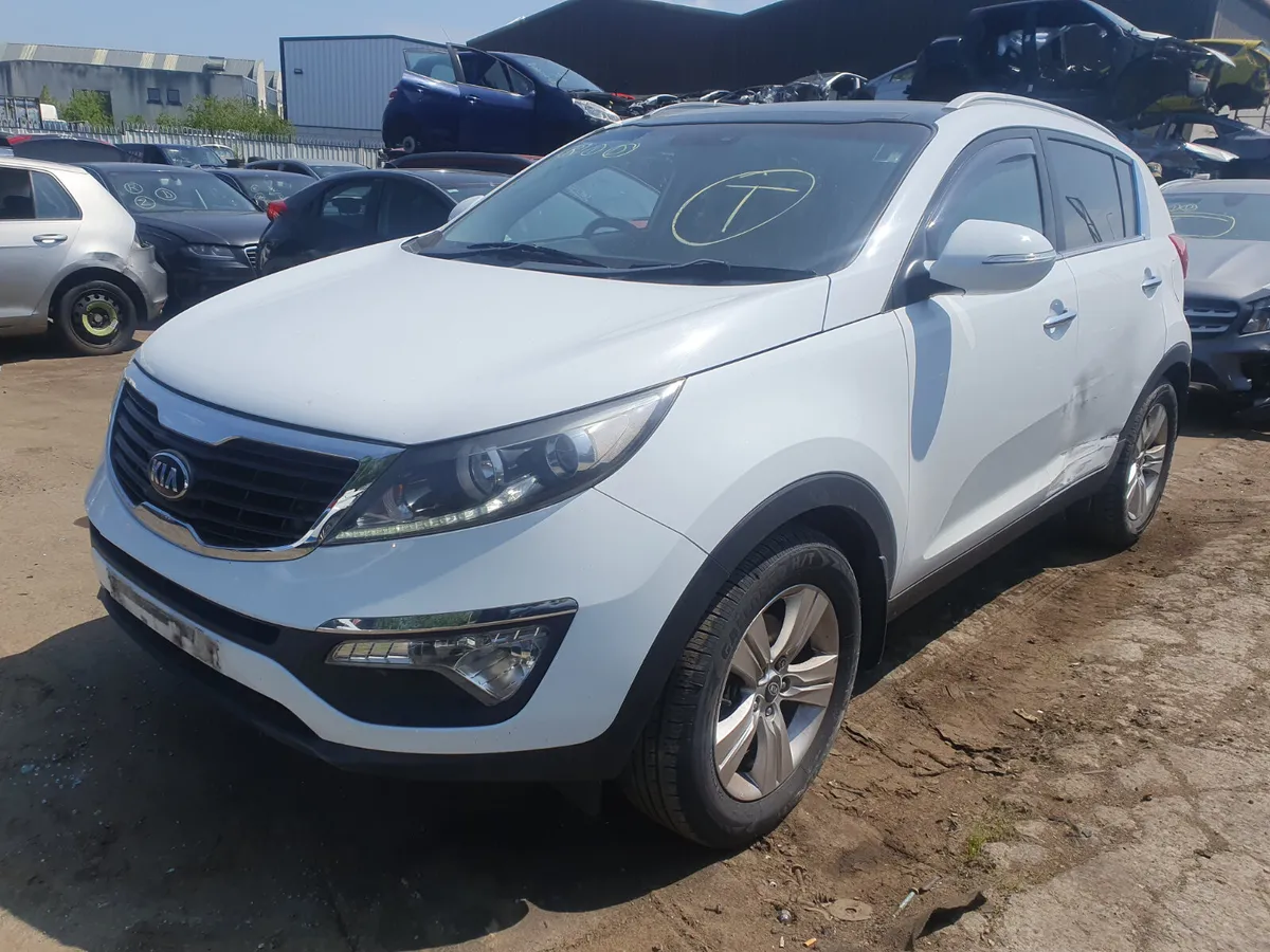 13 KIA SPORTAGE  1.7  CRDI (D4FDD) FOR BREAKING - Image 2