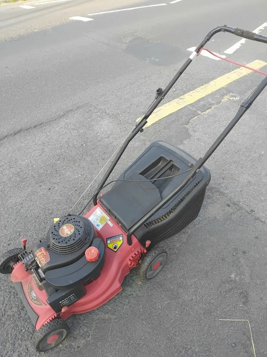 Push lawnmower working perfect priced - Image 1