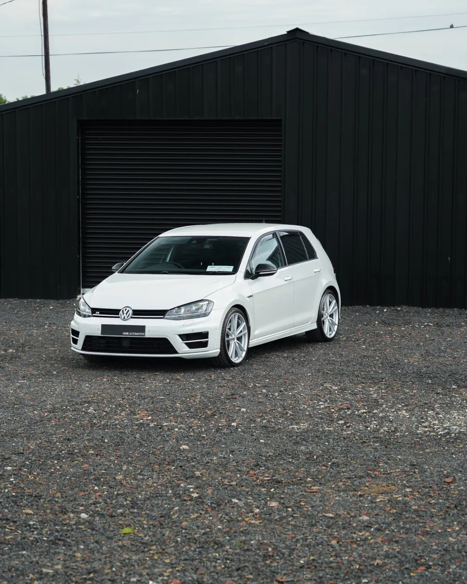 Volkswagen Golf R - Image 1