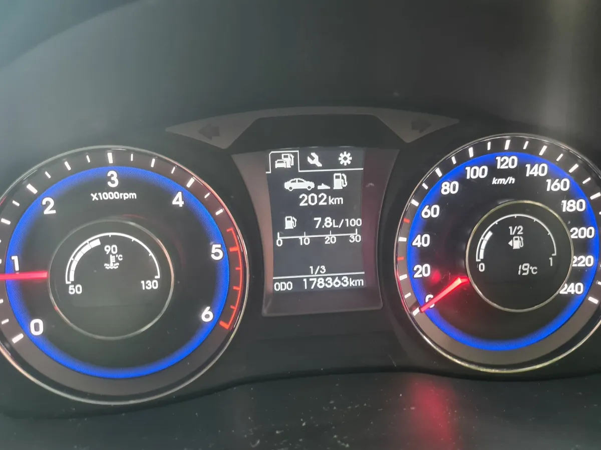 Hyundai i40 2016 - Image 2