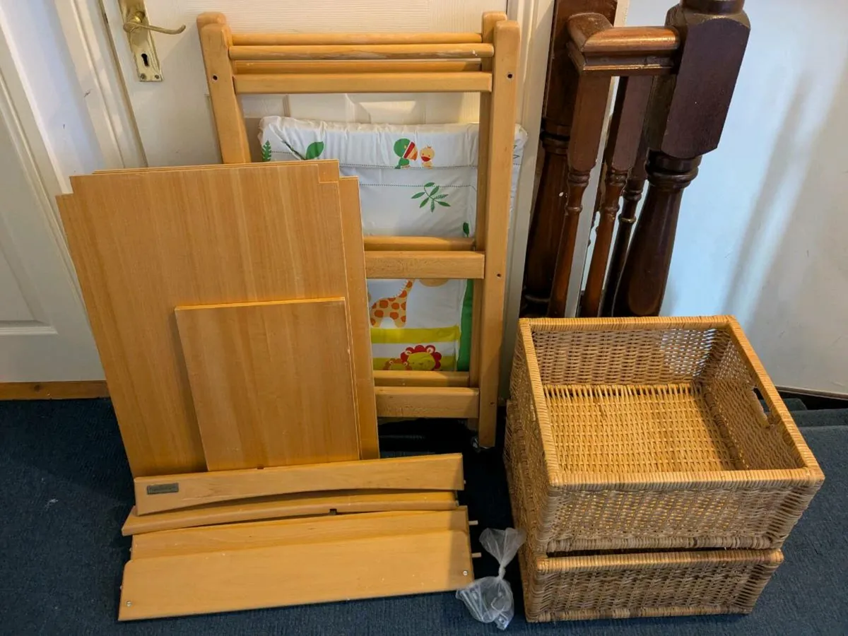 Mama's&papas changing table