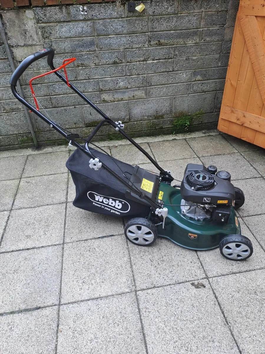 Petrol lawnmower - Image 2