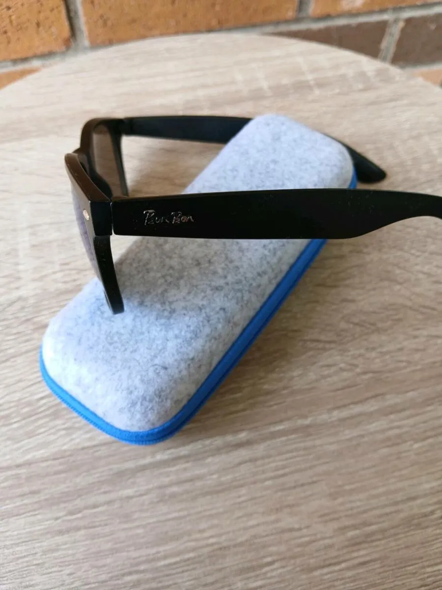 New sun glasses with case. - Image 2