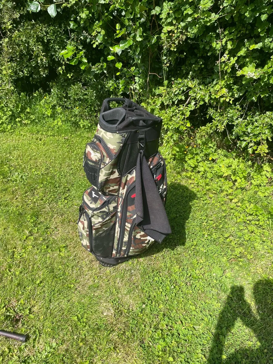 Golf bag and trolley - Image 1