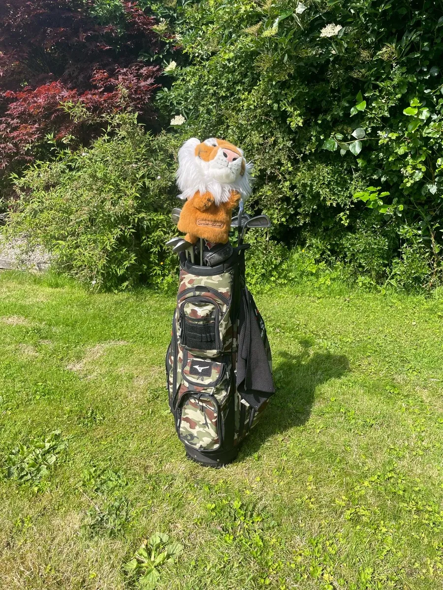 Golf bag and trolley - Image 4