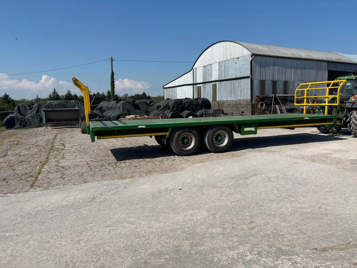 Lynch Bale Trailer 32 foot - Image 2