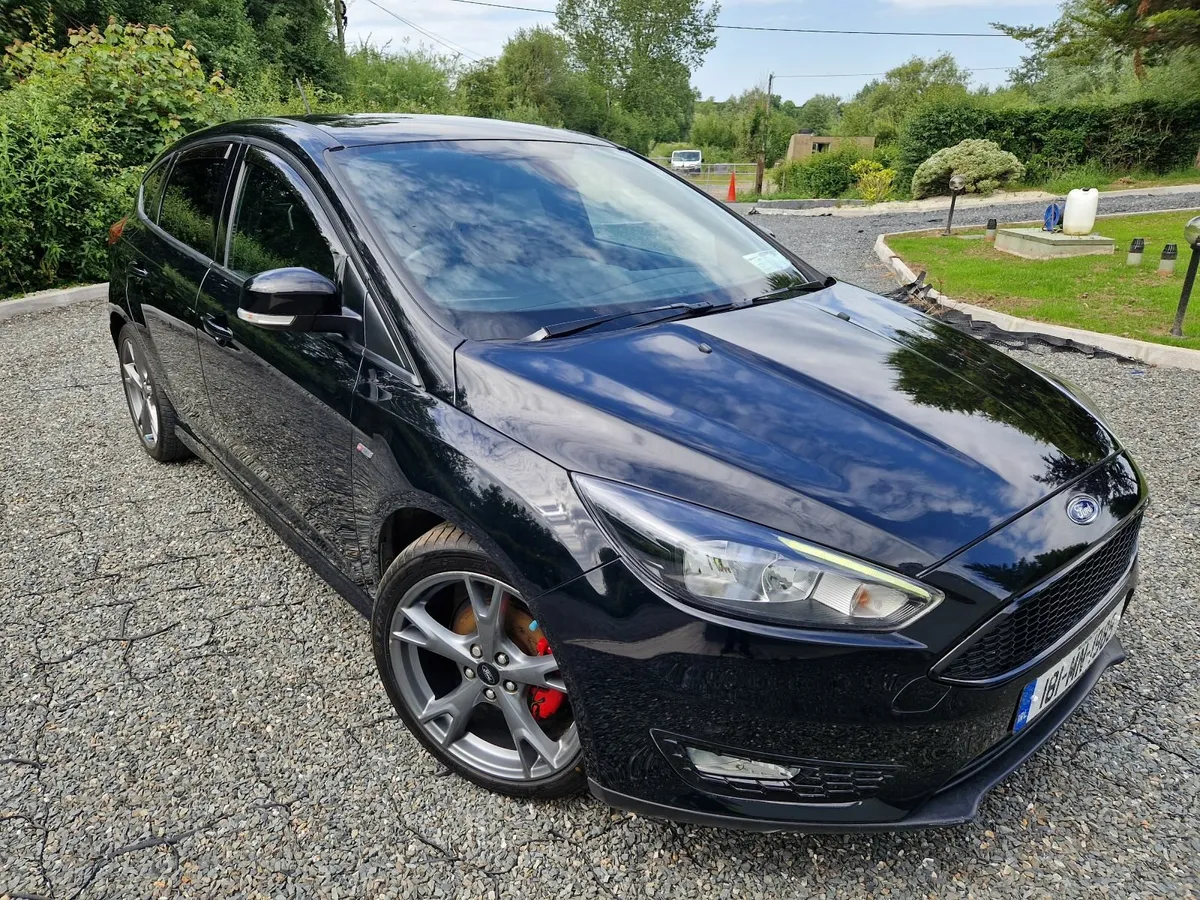 Ford Focus 2018 St Line  X  1.0 - Image 1