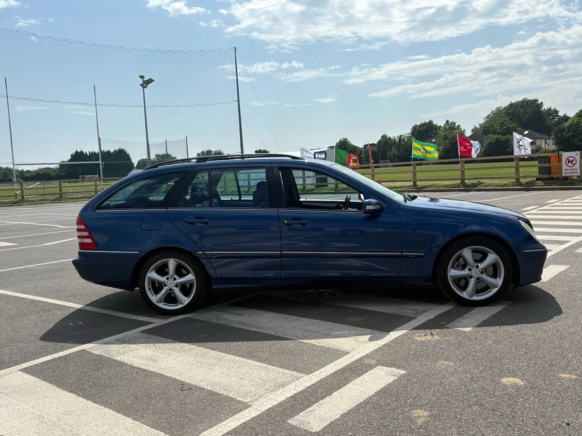 Mercedes-Benz C-Class 220d Estate Sport Auto - Image 4