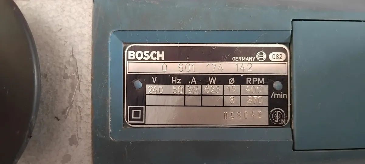 Bosch 1174 Percussion Drill 240v - Image 4