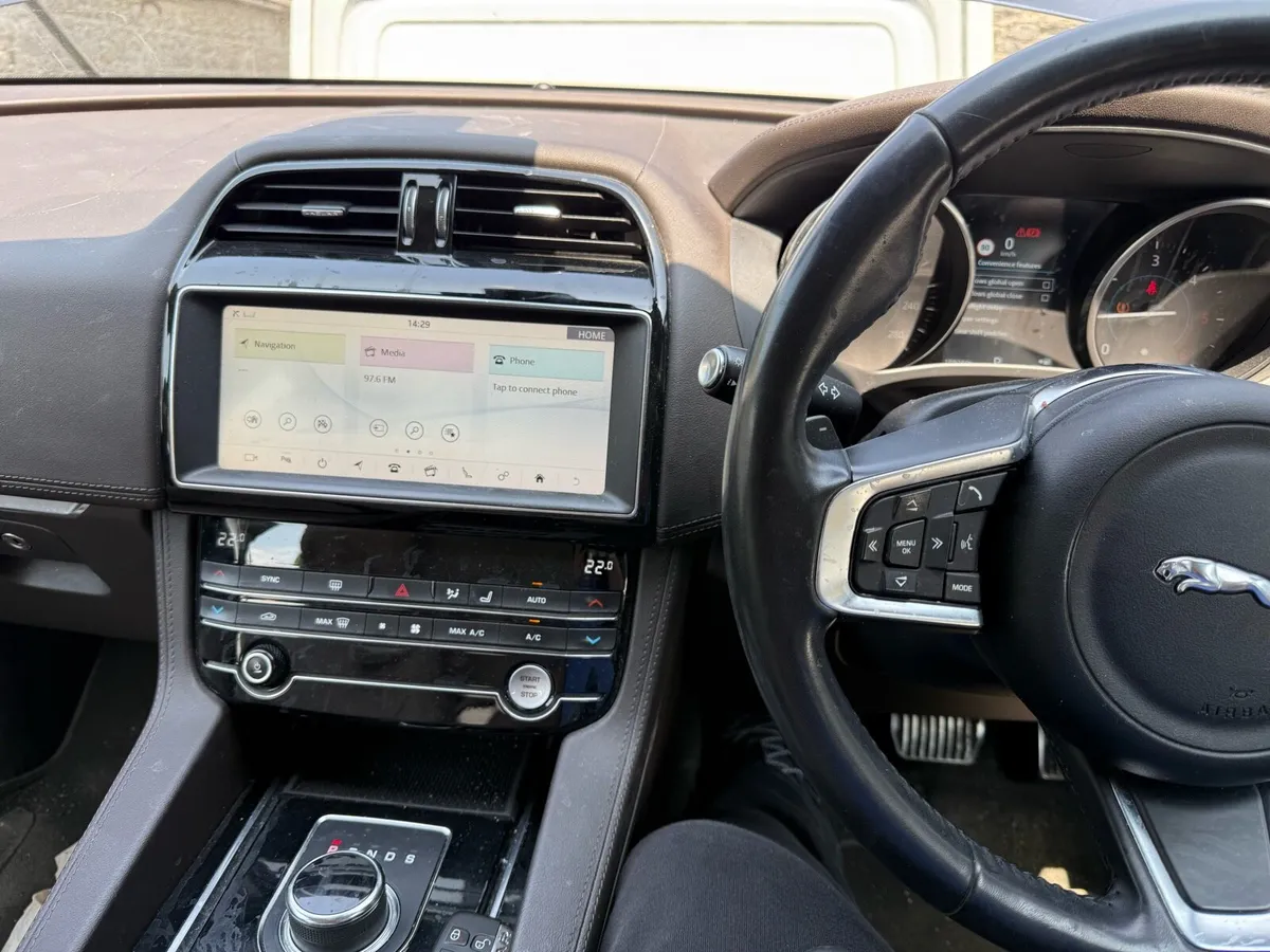 Jaguar F-Pace - Image 2