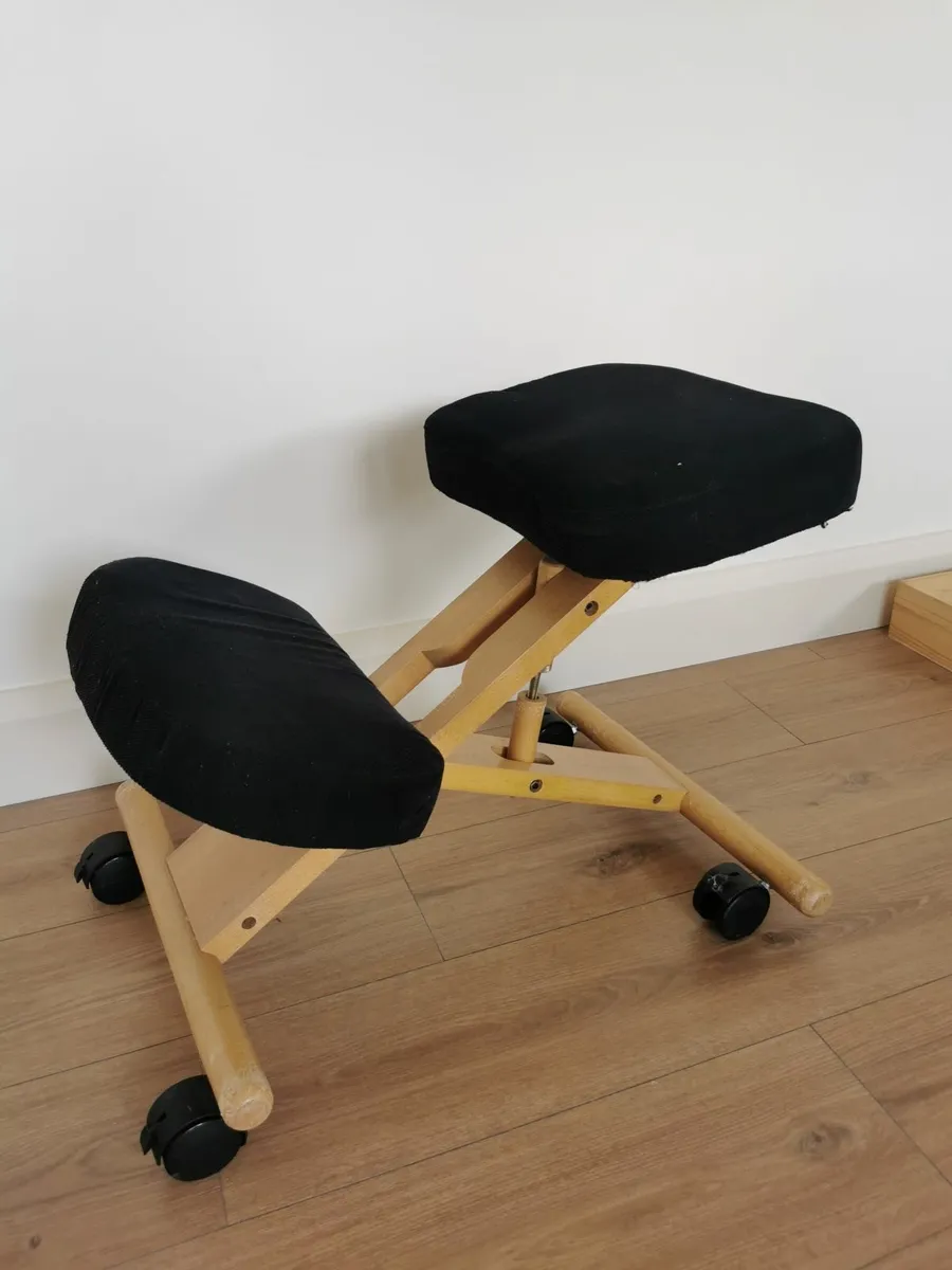 Kneeling chair - Image 1
