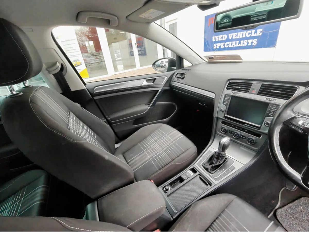 Volkswagen Golf 2015 - Image 2