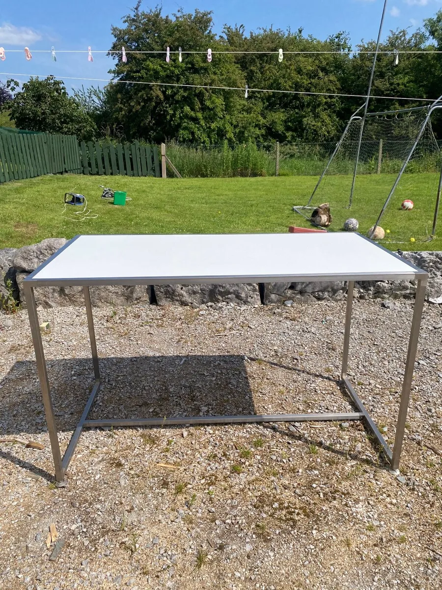 Display table - Image 4