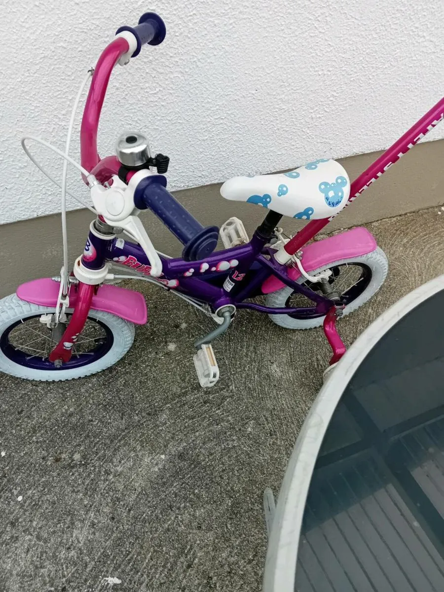 SMALL GIRLS TRAINING BIKE