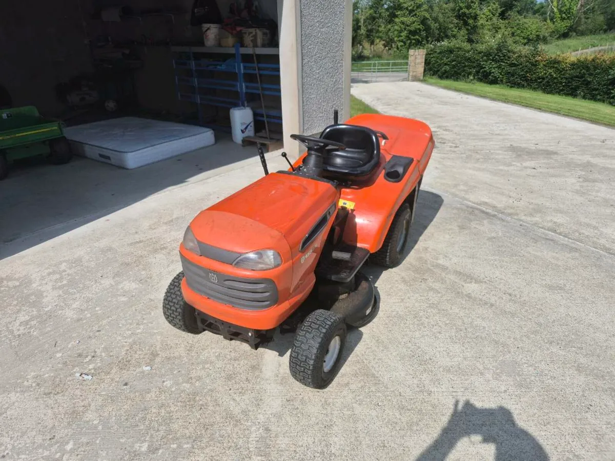 Tractor  lawnmower - Image 1