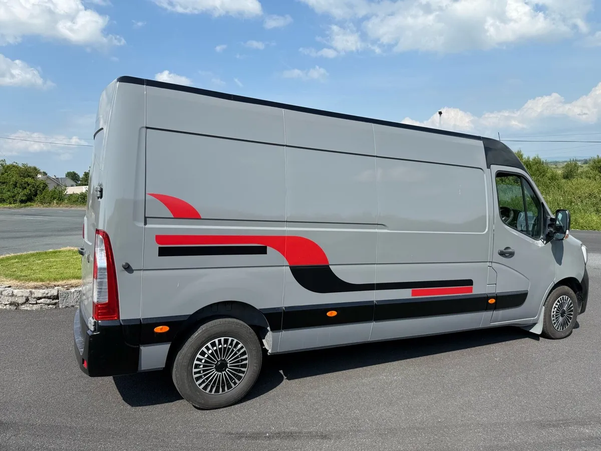 Renault master lwb - Image 2
