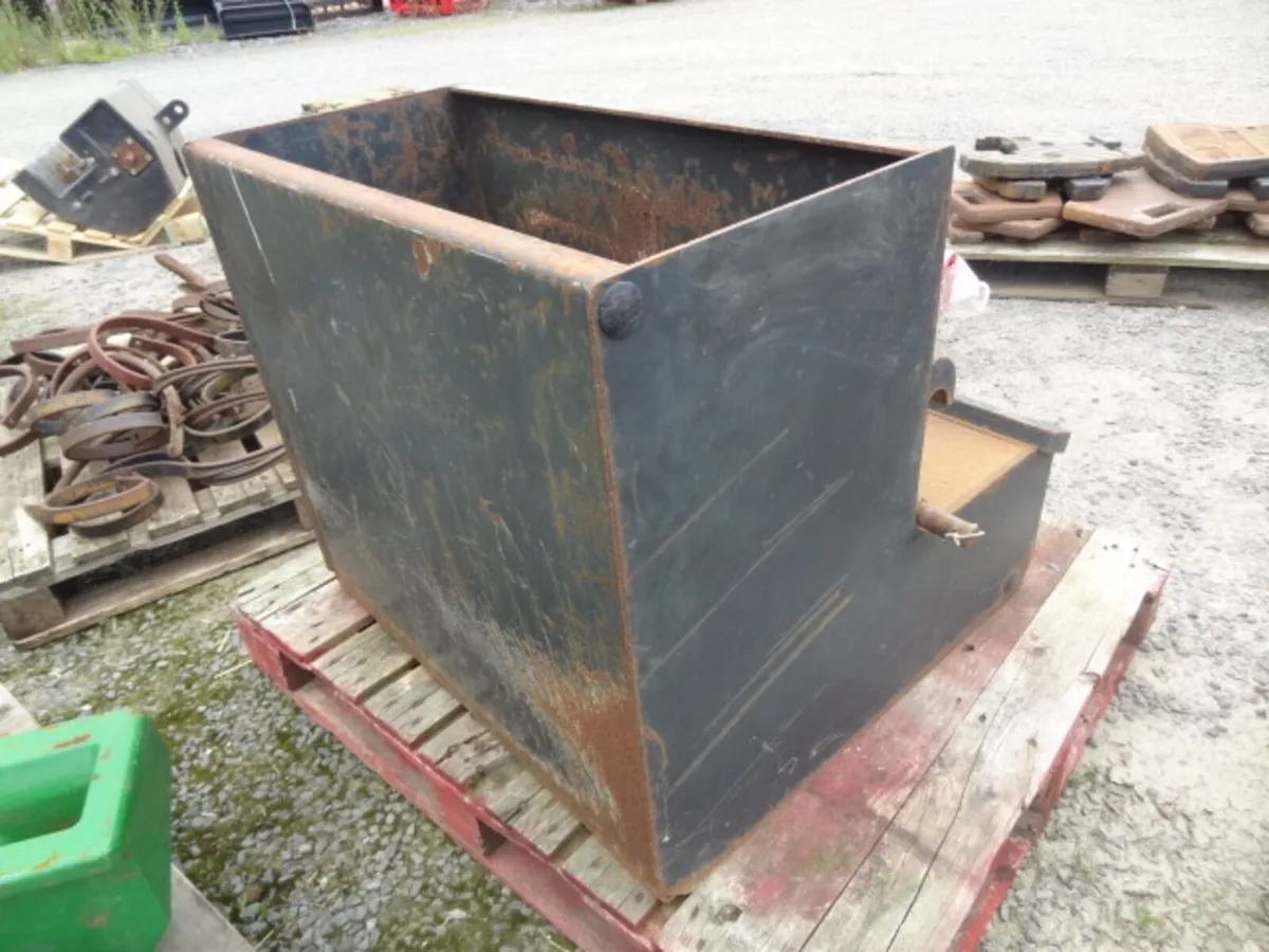 Quicke Counterweight Box - Image 4