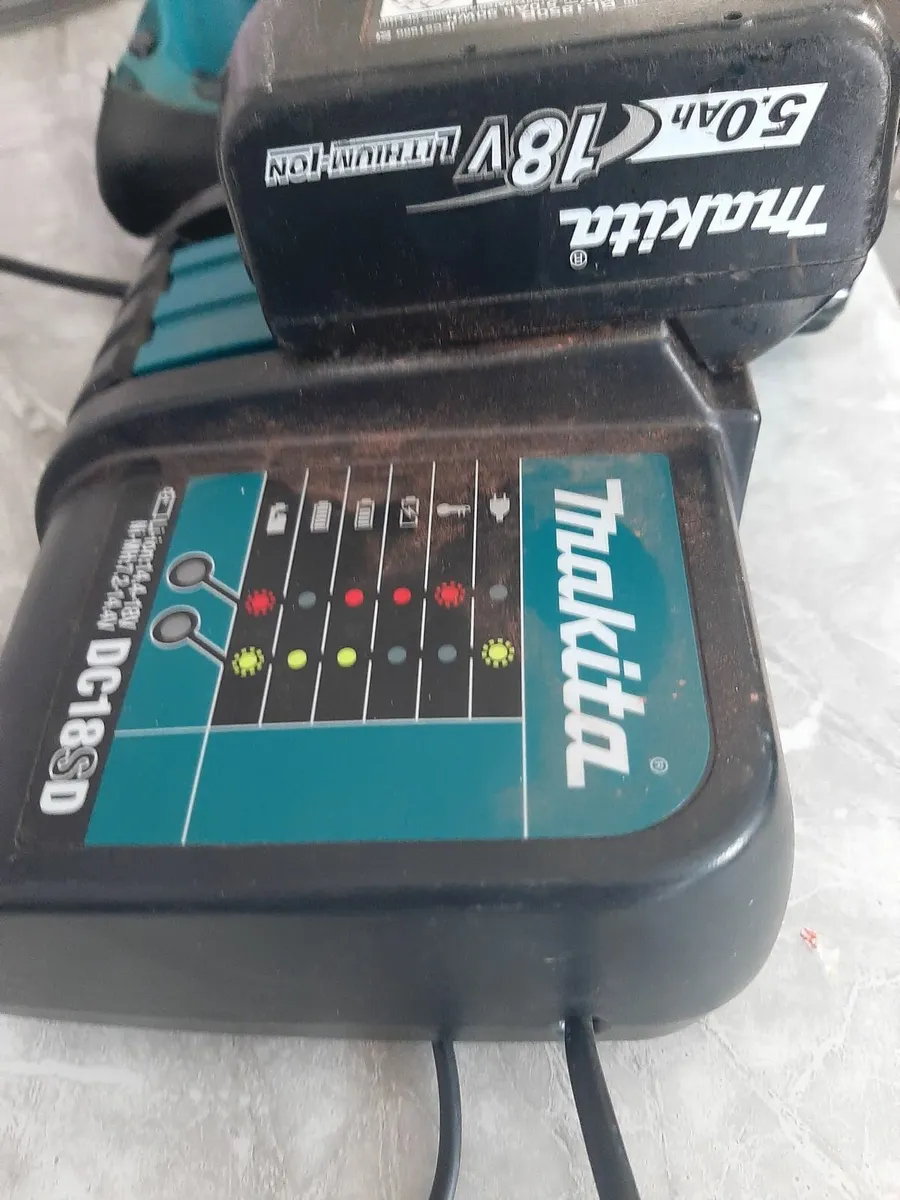 Makita 18v sds drill - Image 2