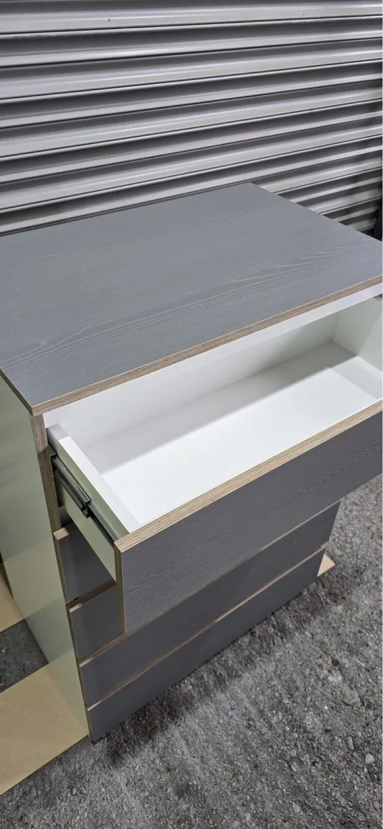 Chest of drawers - Image 3