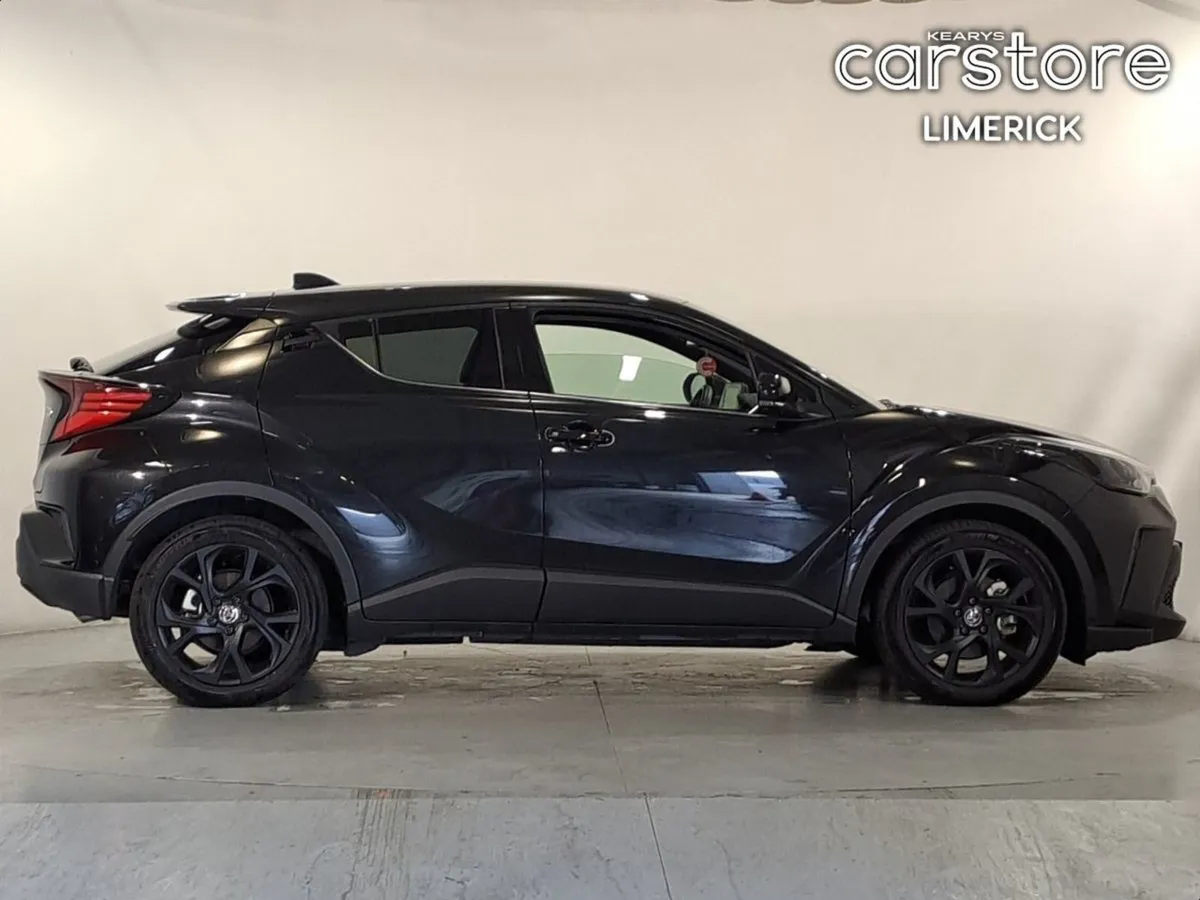 Toyota C-HR Hybrid - Image 2