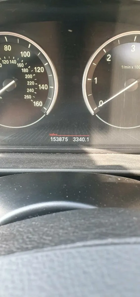 Bmw 520d 2015 - Image 2