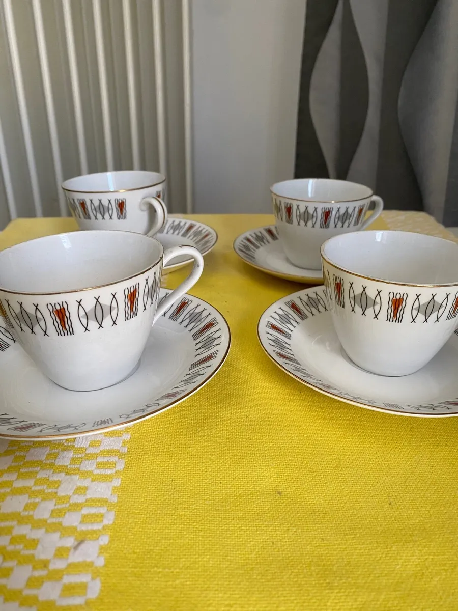 Cups & saucers - Image 2