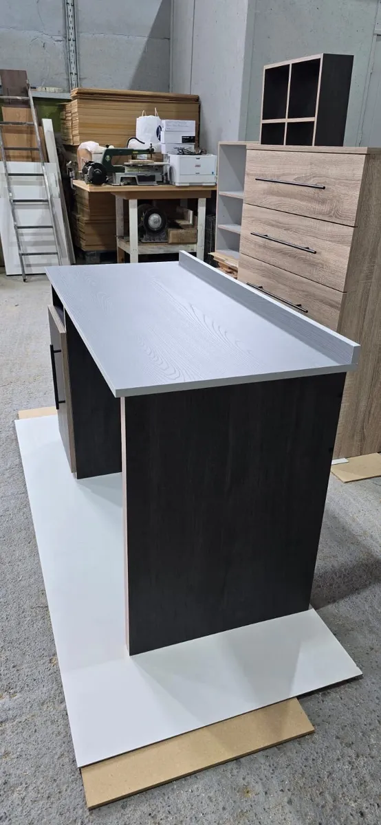 Computer desk - Image 3