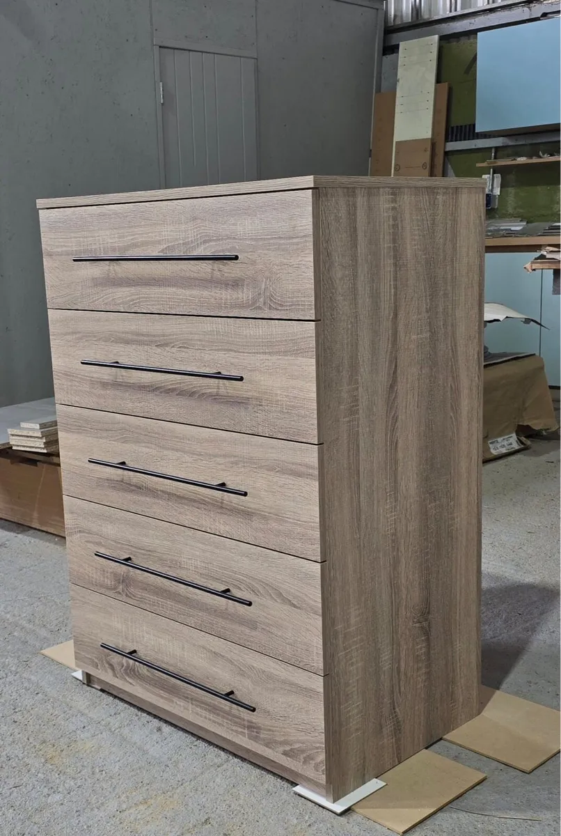 Chest of drawers - Image 1