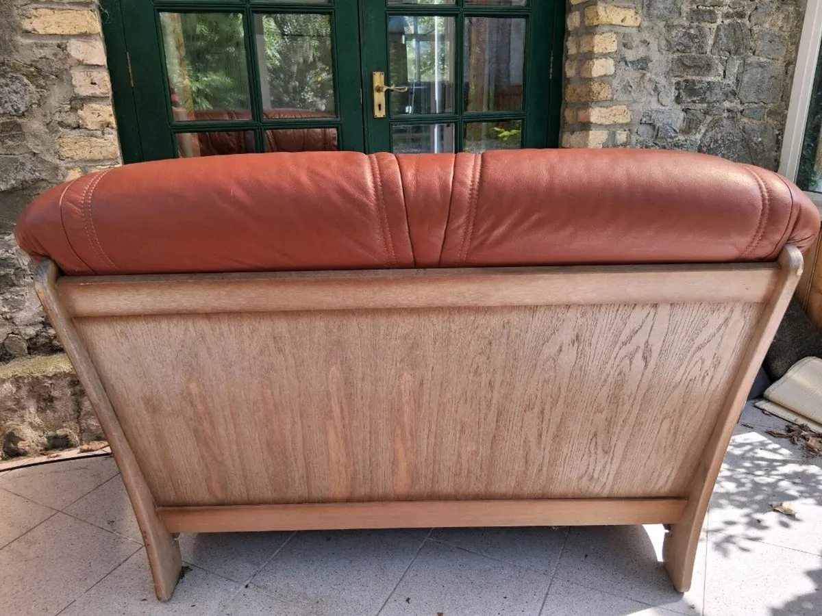 Two seater leather couch - Image 3