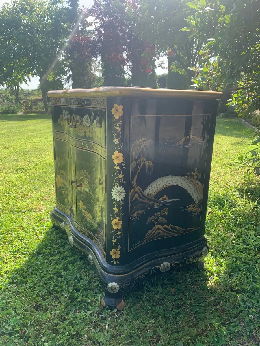 Lacquered Cabinet - Image 3