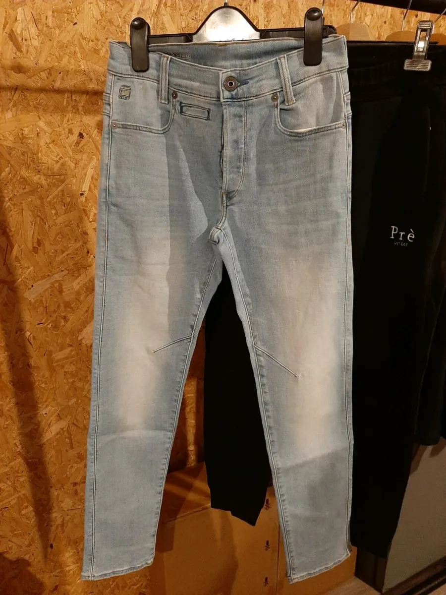 Young men's clothing - Image 1