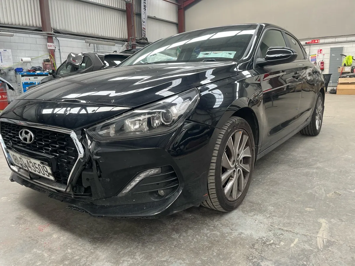 2018 Hyundai i30 fast back 1.0 petrol - Image 2
