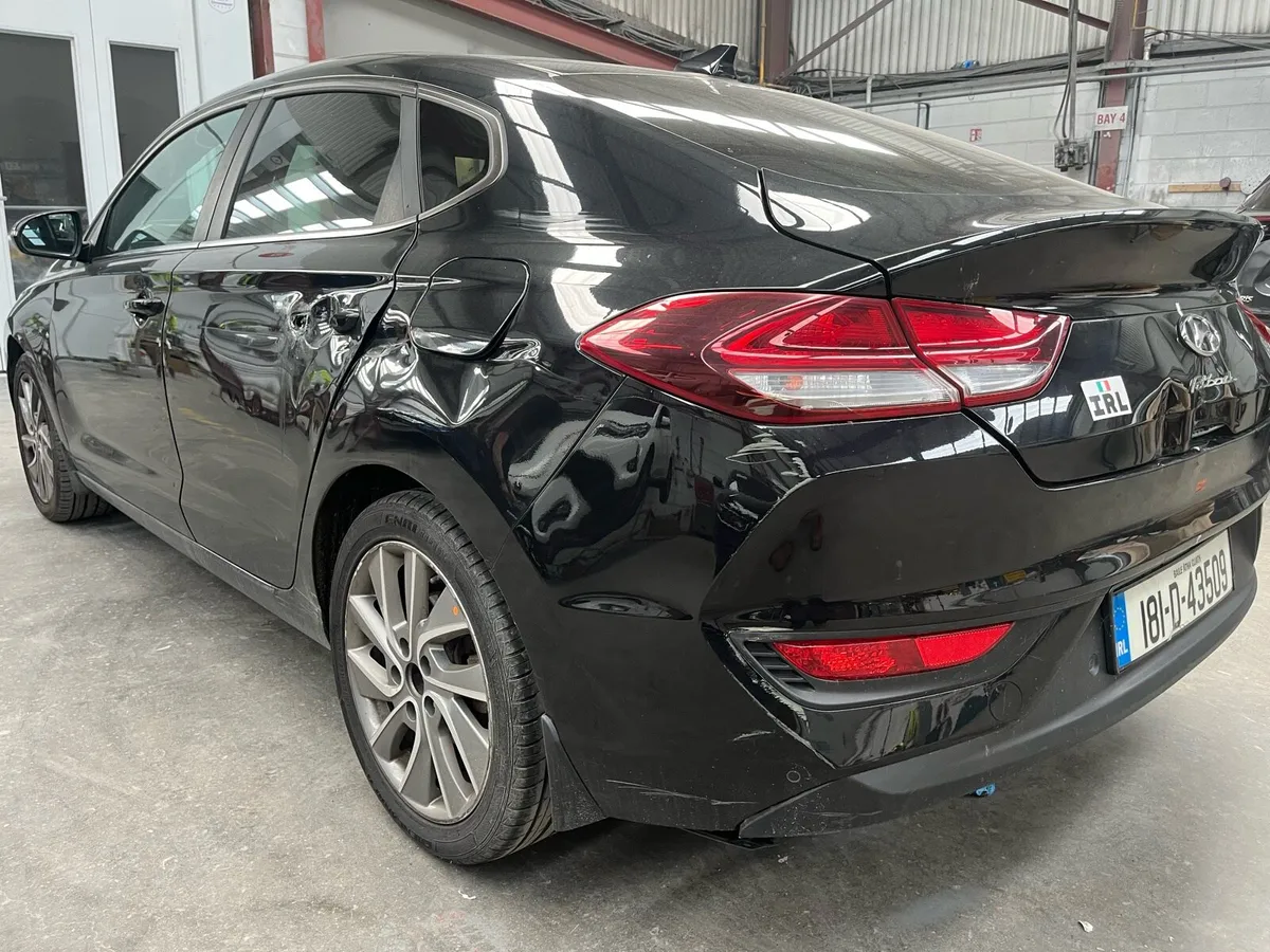 2018 Hyundai i30 fast back 1.0 petrol - Image 3