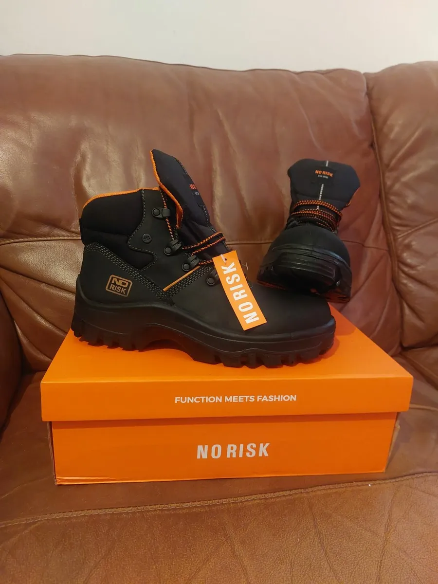 Safety boots size 8