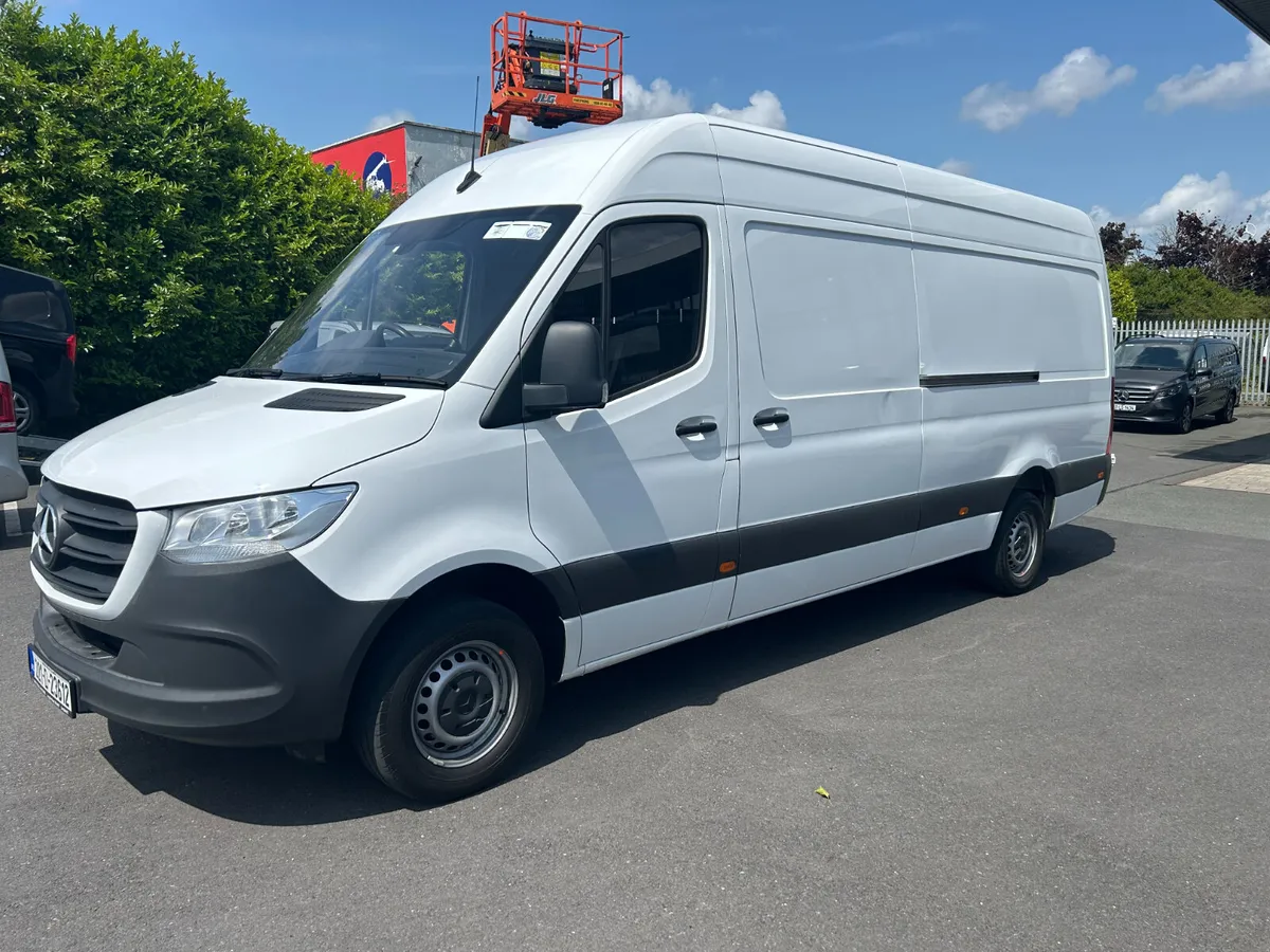 2022 Mercedes-Benz Sprinter - Image 2