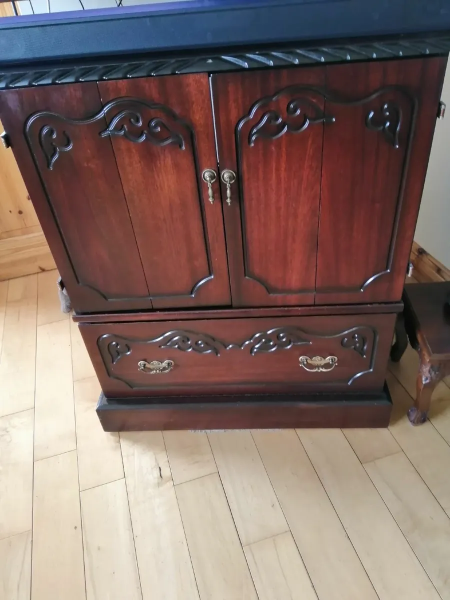 TV Cabinet & matching Press - Image 1