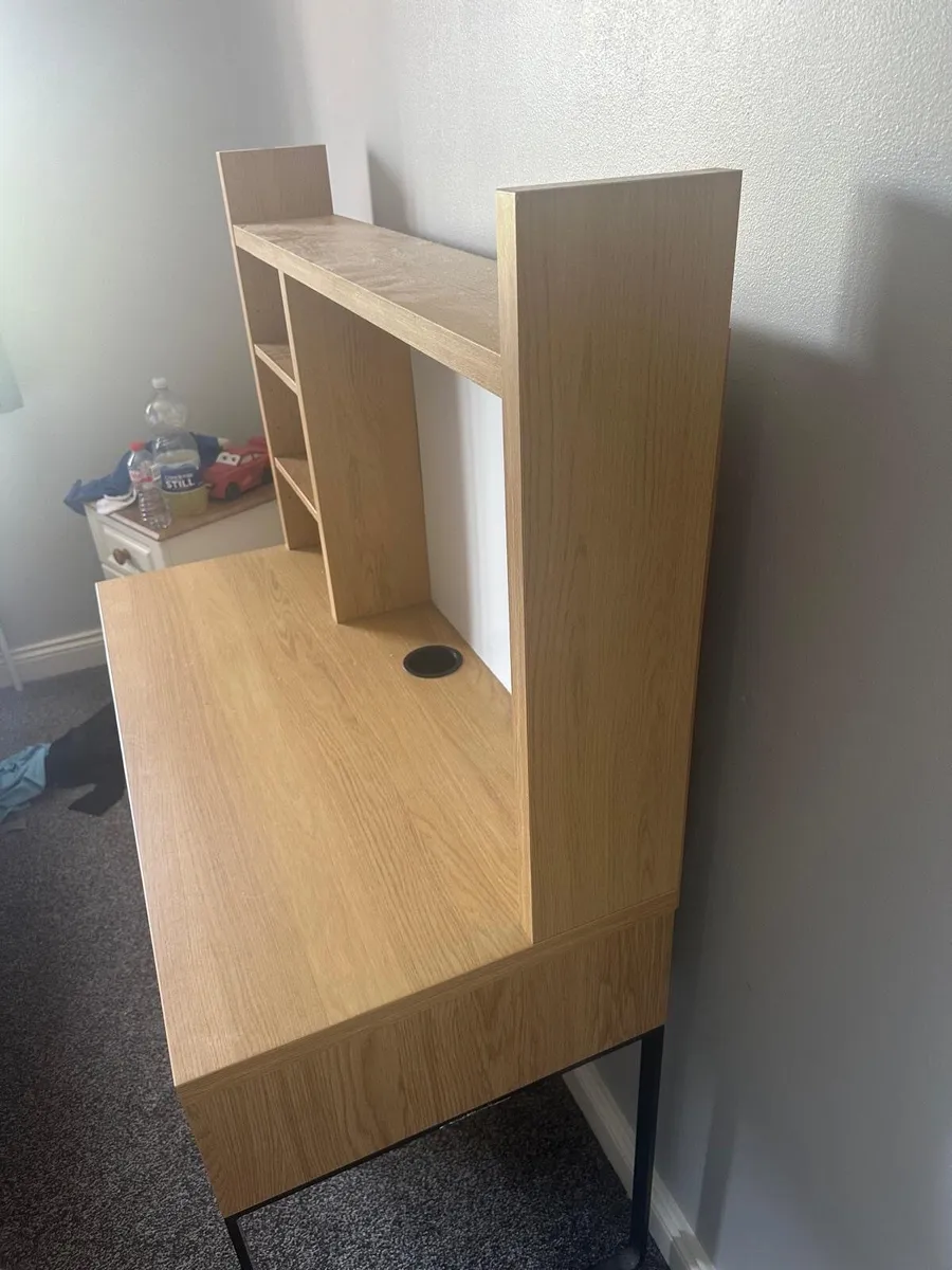 Study desk - Image 4