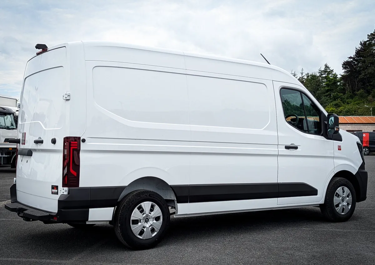 All New Renault Master L2H2 White In Stock - Image 4