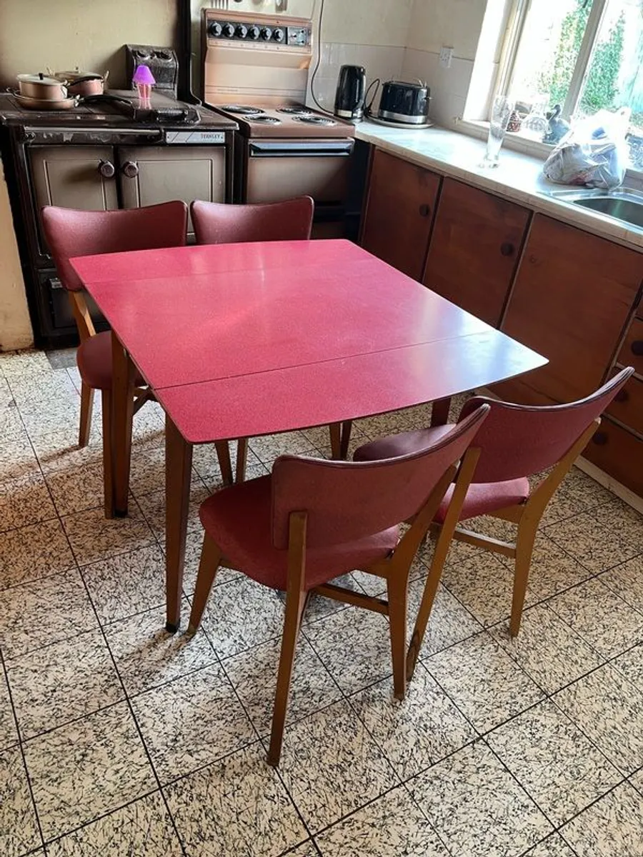 Table and 4 chairs 1950's - Image 3