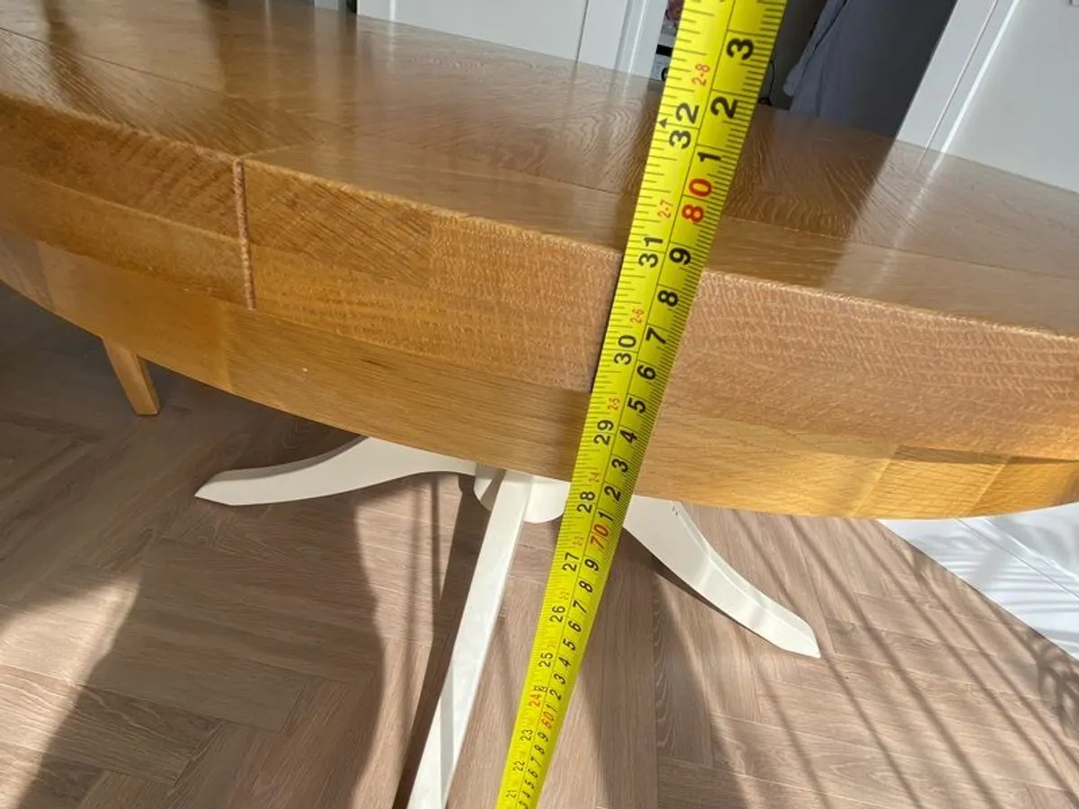 Round Dining Table. - Image 2