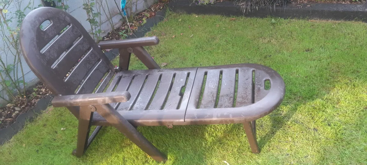 Foldable Sun Lounger - Image 1
