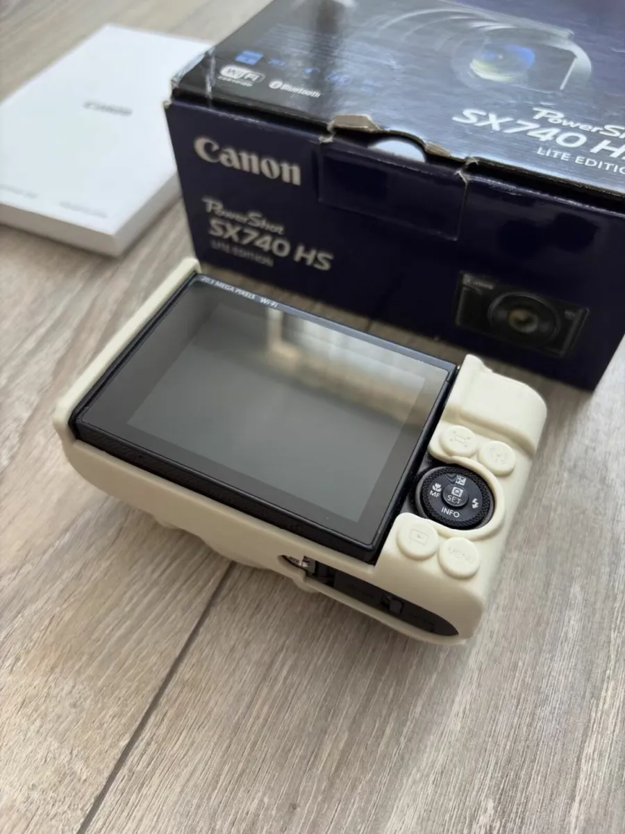 Canon SX740 HS - Image 4