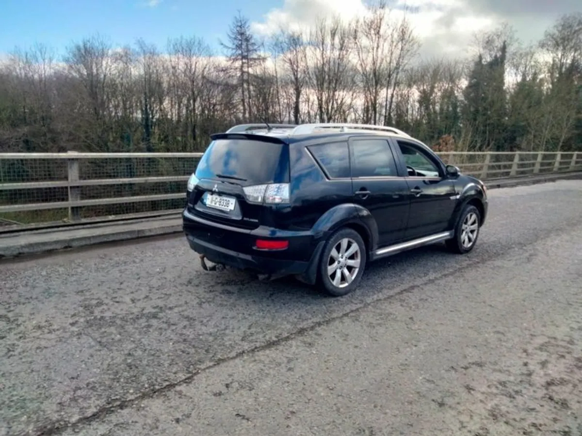 2011 Mitsubishi Outlander 7 Seater - Image 4
