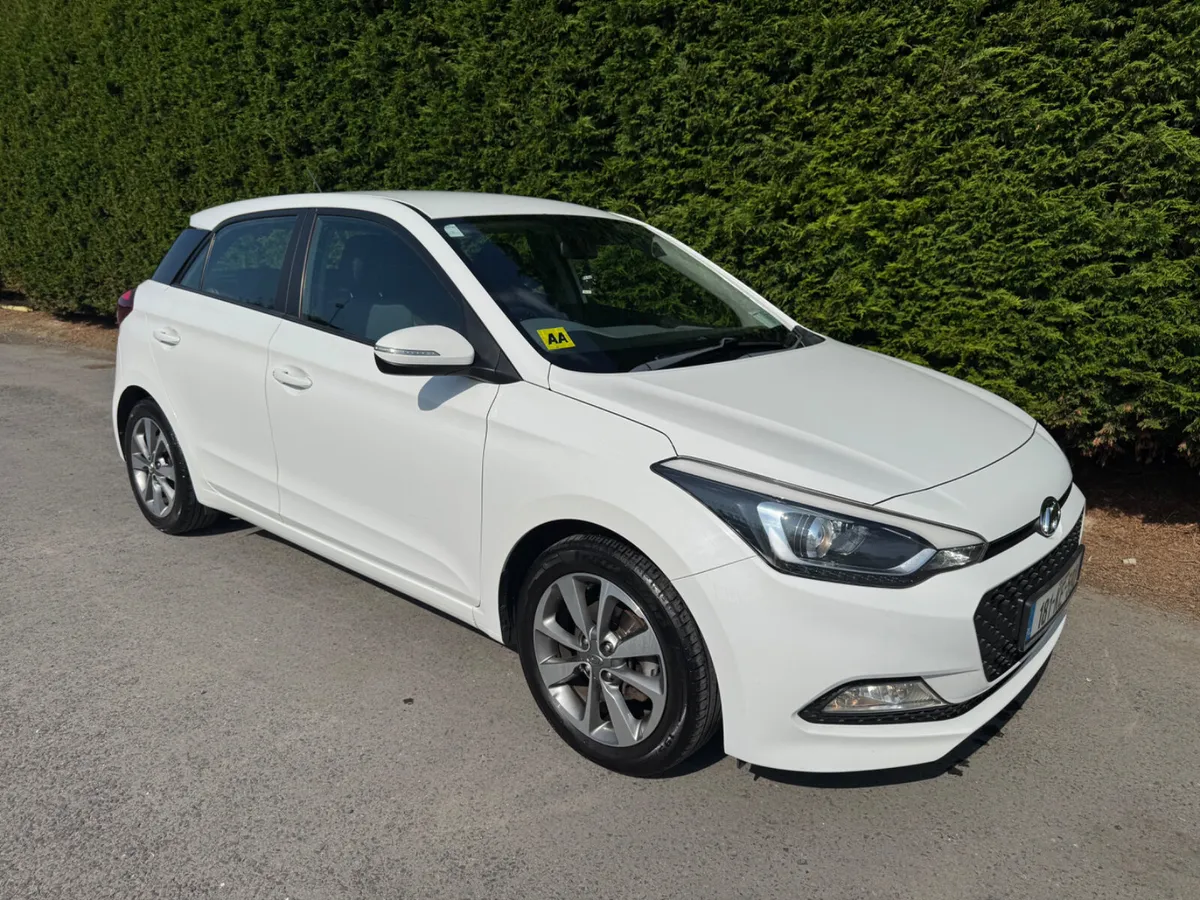 Hyundai i20 2018 1.2 DELUXE 1 OWNER FSH - Image 1