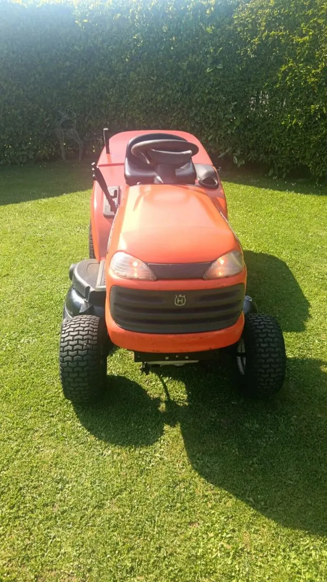 Husqvarna hydrostatic 16.5 hp Briggs & Stratton - Image 3