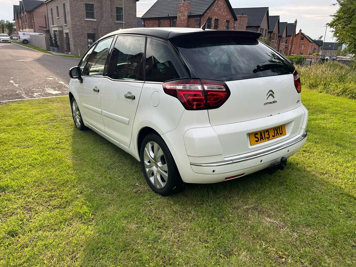 Car - Image 3